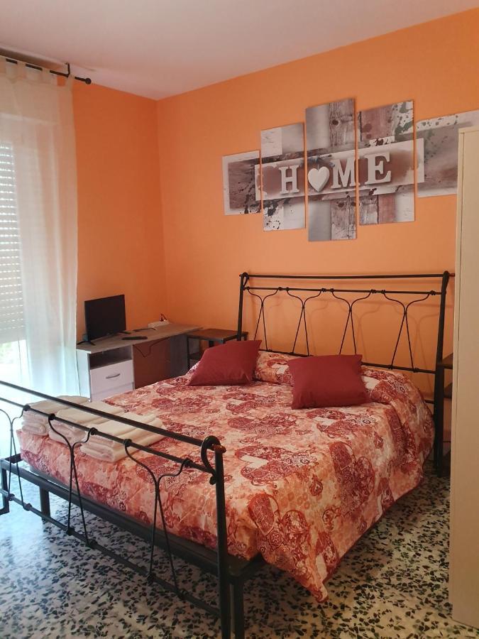 Andrea Affittacamere E B&B Solignano Nuovo Exteriör bild