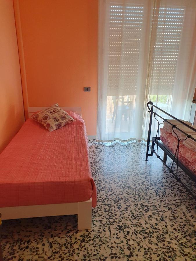 Andrea Affittacamere E B&B Solignano Nuovo Exteriör bild