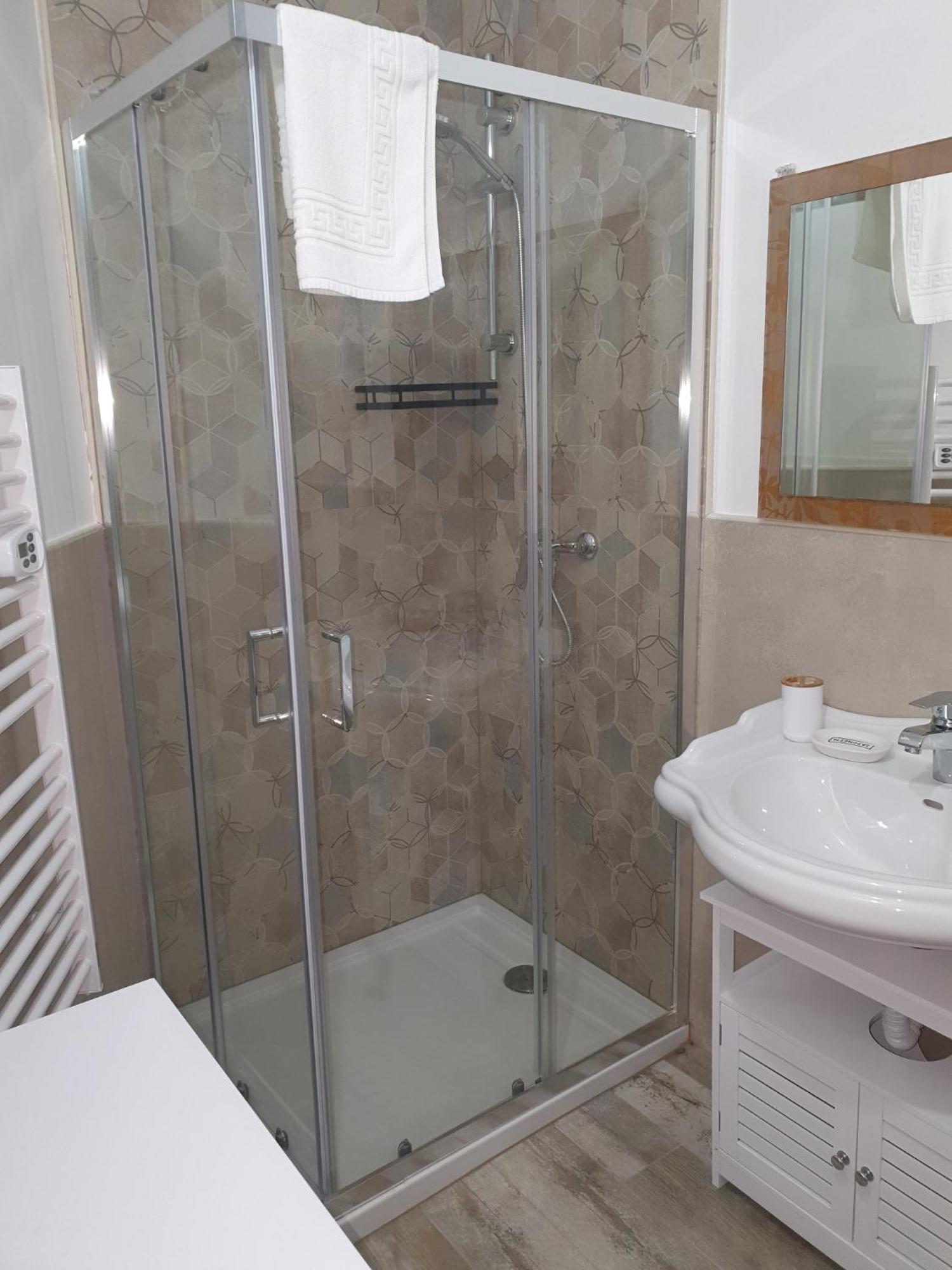 Andrea Affittacamere E B&B Solignano Nuovo Exteriör bild